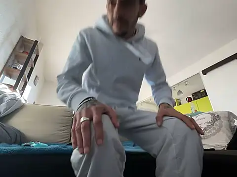 Rebeu313 online show from December 2024 02:27:01 PM