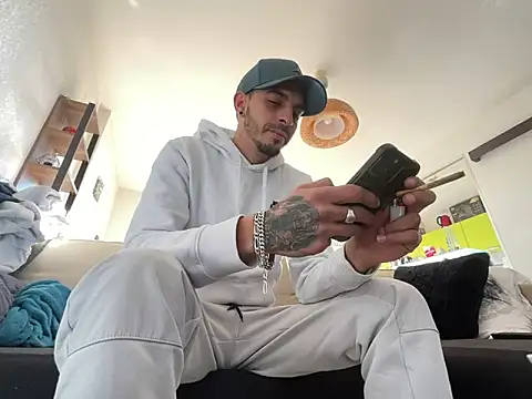 Rebeu313 online show from December 2024 01:28:02 PM