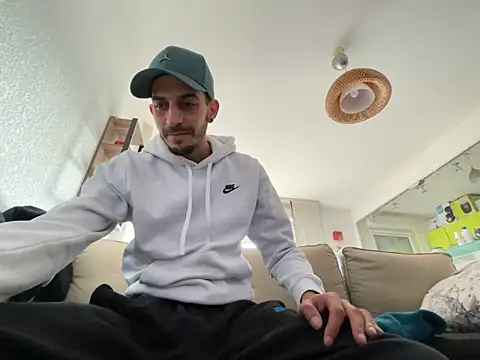 Rebeu313 online show from February 2025 02:52:02 PM