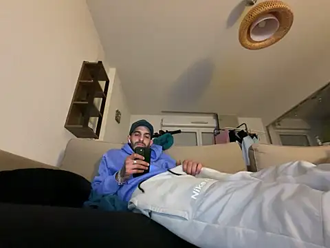 Rebeu313 online show from February 2025 06:37:01 PM