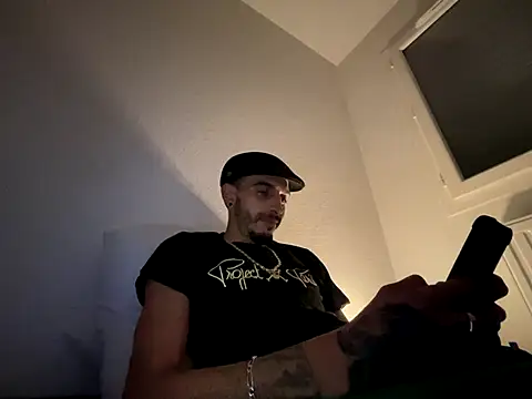 Rebeu313 online show from October 2025 03:45:01 AM