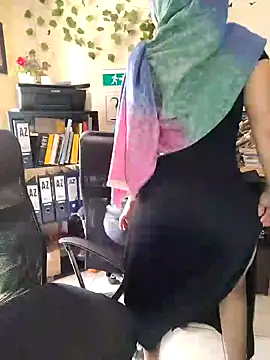 Snapshot of NAJWA-ARAB chatting on February 2025 05:19:02 PM NAJWA-ARAB online show from February 2025 05:19:02 PM