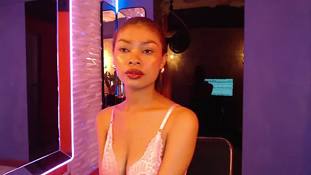 Perla prg online show from February 2025 03:19:02 PM