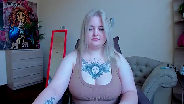 Doliss online show from October 2025 06:12:01 AM