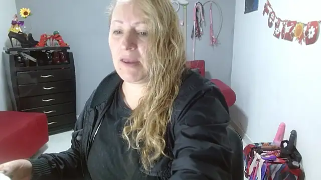 emperabigbootybigass online show from March 2025 12:15:02 PM