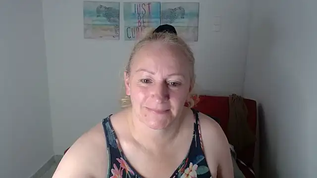 Snapshot of emperabigbootybigass chatting on April 2026 10:01:02 PM emperabigbootybigass online show from April 2026 10:01:02 PM