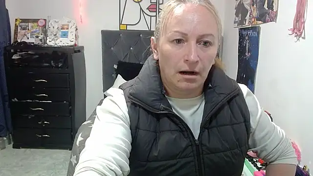 Snapshot of emperabigbootybigass chatting on May 2026 12:23:01 PM emperabigbootybigass online show from May 2026 12:23:01 PM