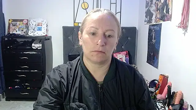 Snapshot of emperabigbootybigass chatting on May 2026 12:32:02 PM emperabigbootybigass online show from May 2026 12:32:02 PM