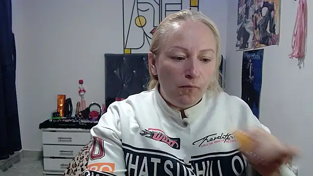 Snapshot of emperabigbootybigass chatting on May 2026 12:22:02 PM emperabigbootybigass online show from May 2026 12:22:02 PM