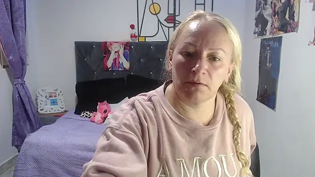 Snapshot of emperabigbootybigass chatting on June 2026 12:40:02 PM emperabigbootybigass online show from June 2026 12:40:02 PM