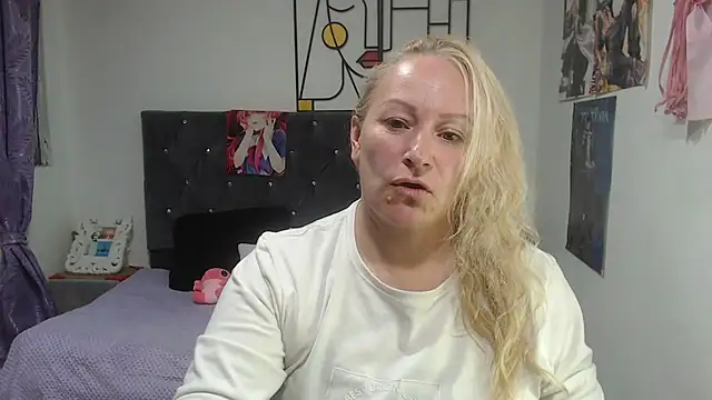 Snapshot of emperabigbootybigass chatting on June 2026 12:37:01 AM emperabigbootybigass online show from June 2026 12:37:01 AM