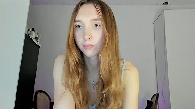 LisaIcon online show from October 2025 09:35:01 PM