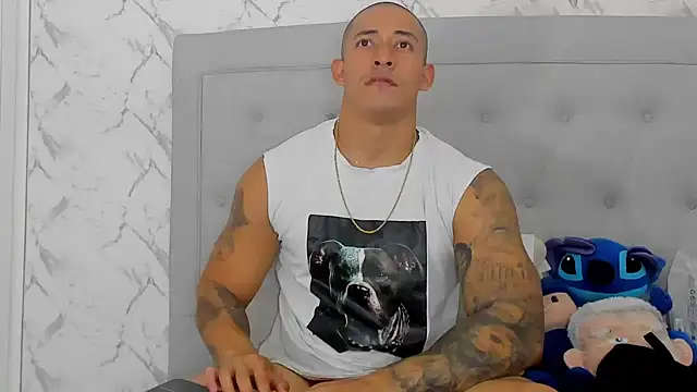 luigiferrara online show from November 2025 09:59:02 PM