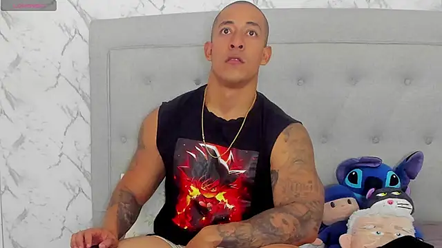 luigiferrara online show from April 2026 07:58:01 PM