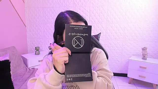 Violetaa diazz online show from November 2025 09:14:01 PM