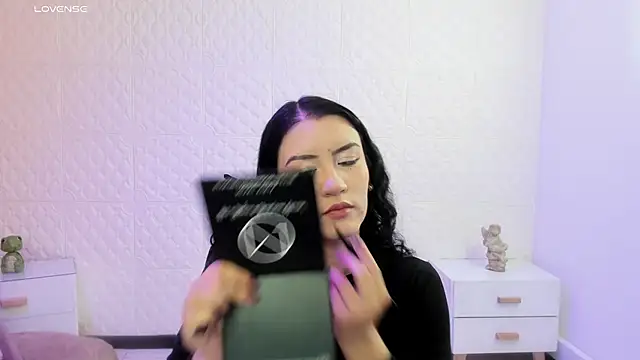 Violetaa diazz online show from February 2026 09:20:02 PM