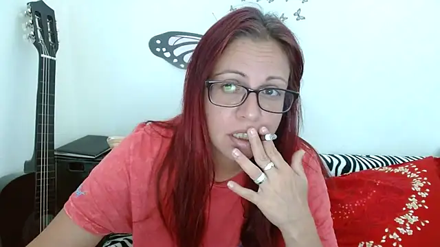 Snapshot of LadyHellene chatting on June 2026 05:28:02 AM LadyHellene online show from June 2026 05:28:02 AM
