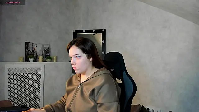 Aliisson Edwards online show from February 2025 12:53:02 AM