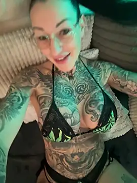 Snapshot of MeganWitch chatting on June 2026 05:05:01 AM MeganWitch online show from June 2026 05:05:01 AM