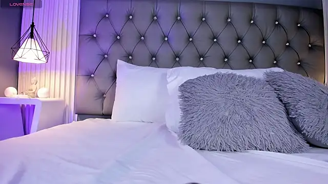 VioletthaRous online show from March 2026 10:36:01 PM