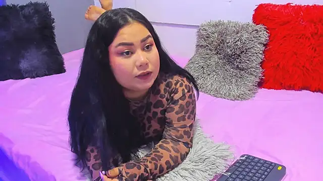 victoriajk online show from February 2026 12:45:02 PM