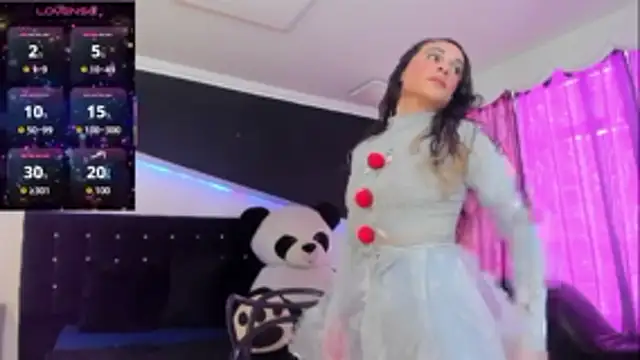 Coral Gibson online show from November 2025 01:13:02 PM