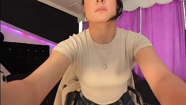 Coral Gibson online show from March 2026 02:05:02 PM