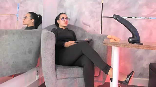 Ellaochoa online show from November 2025 11:31:02 AM