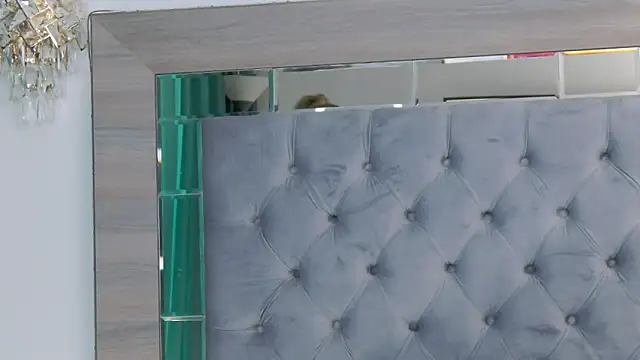 Snapshot of Lorehottie chatting on September 2025 01:47:01 PM Lorehottie online show from September 2025 01:47:01 PM