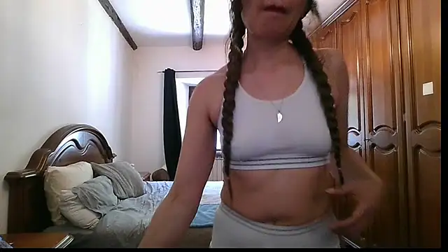 Snapshot of KarolinaReaper chatting on May 2026 12:23:01 PM KarolinaReaper online show from May 2026 12:23:01 PM