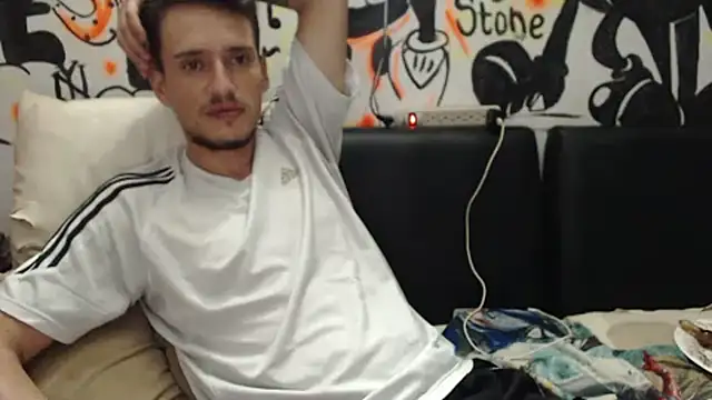 roystonee01 online show from February 2026 02:37:01 AM