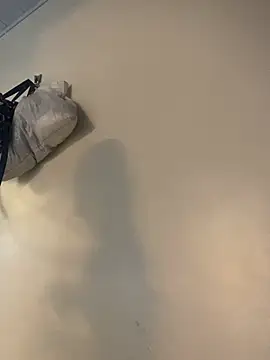 Carolinen online show from April 2026 07:16:01 PM