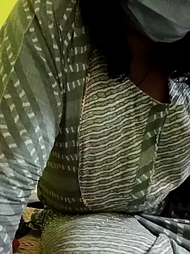 Snapshot of riyamishracute chatting on December 2024 12:05:02 PM riyamishracute online show from December 2024 12:05:02 PM