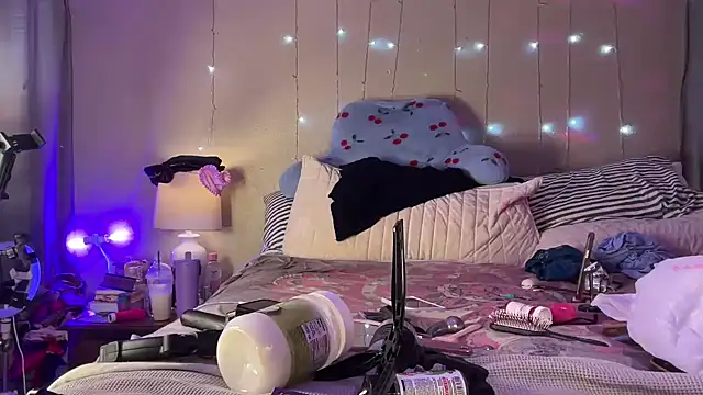 Snapshot of Dani_Dragon69 chatting on February 2026 09:24:01 PM Dani Dragon69 online show from February 2026 09:24:01 PM