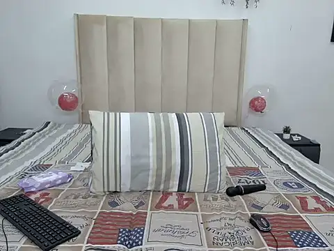 Pearl 00 online show from February 2025 08:56:01 PM