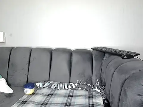 Pearl 00 online show from December 2025 02:39:01 AM