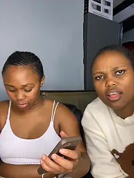 Pearl 00 online show from March 2026 06:51:01 AM