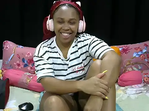 Pearl 00 online show from June 2026 07:49:02 PM