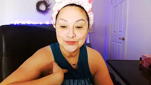 AlyssiaAmoreXO online show from July 2026 04:22:02 PM