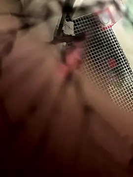 Snapshot of lescro95_ chatting on January 2026 04:11:02 PM lescro95 online show from January 2026 04:11:02 PM