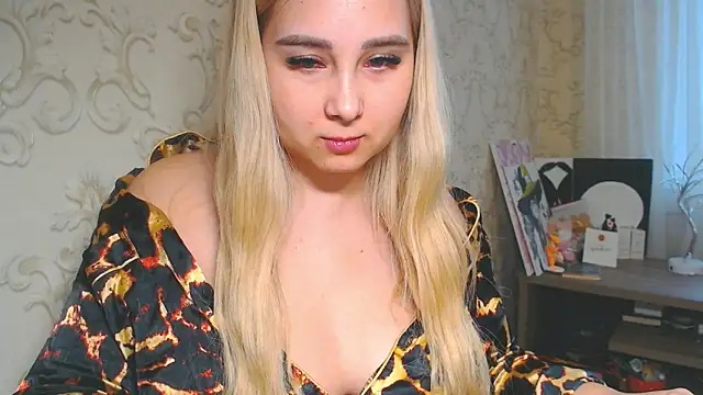 DolphinDreams online show from April 2026 12:05:02 PM