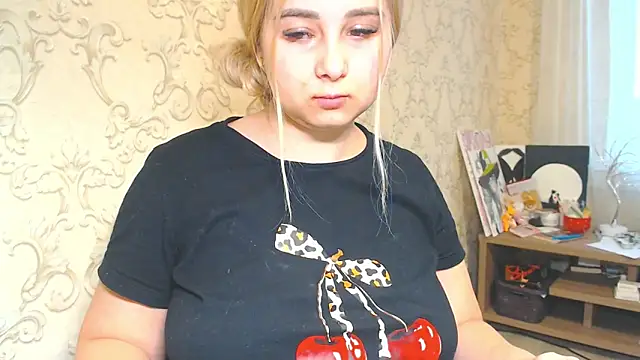 Snapshot of DolphinDreams chatting on April 2026 01:14:02 PM DolphinDreams online show from April 2026 01:14:02 PM