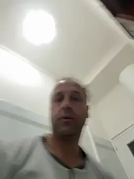 Snapshot of Lecatore80 chatting on April 2026 05:18:01 PM Lecatore80 online show from April 2026 05:18:01 PM