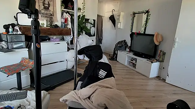 CeriseLapine online show from November 2025 02:50:02 PM