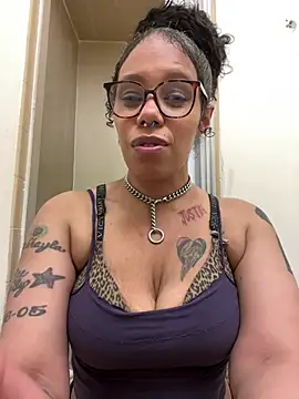 Princess Desirae online show from April 2026 05:10:02 AM