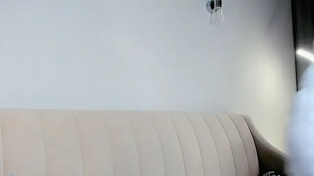 LilianSwall online show from October 2025 12:52:02 PM