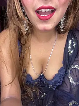 Diamond queeen online show from November 2025 08:41:01 PM