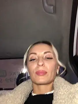 Diamond Bunny  online show from January 2025 06:28:01 PM