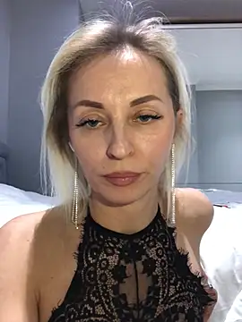 Diamond Bunny  online show from February 2025 07:14:01 PM