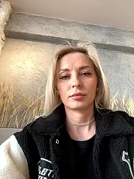 Diamond Bunny  online show from April 2026 03:13:01 PM